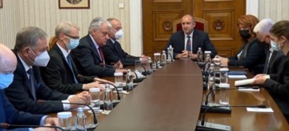 Служебните министри на среща при президента Радев заради COVID-19 (НА ЖИВО)